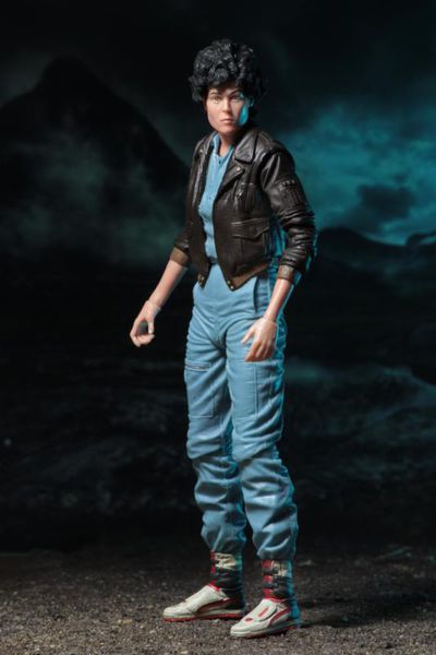Aliens Series 12 7-Inch Action Figure - Lt. Ellen Ripley (Bomber Jacket)