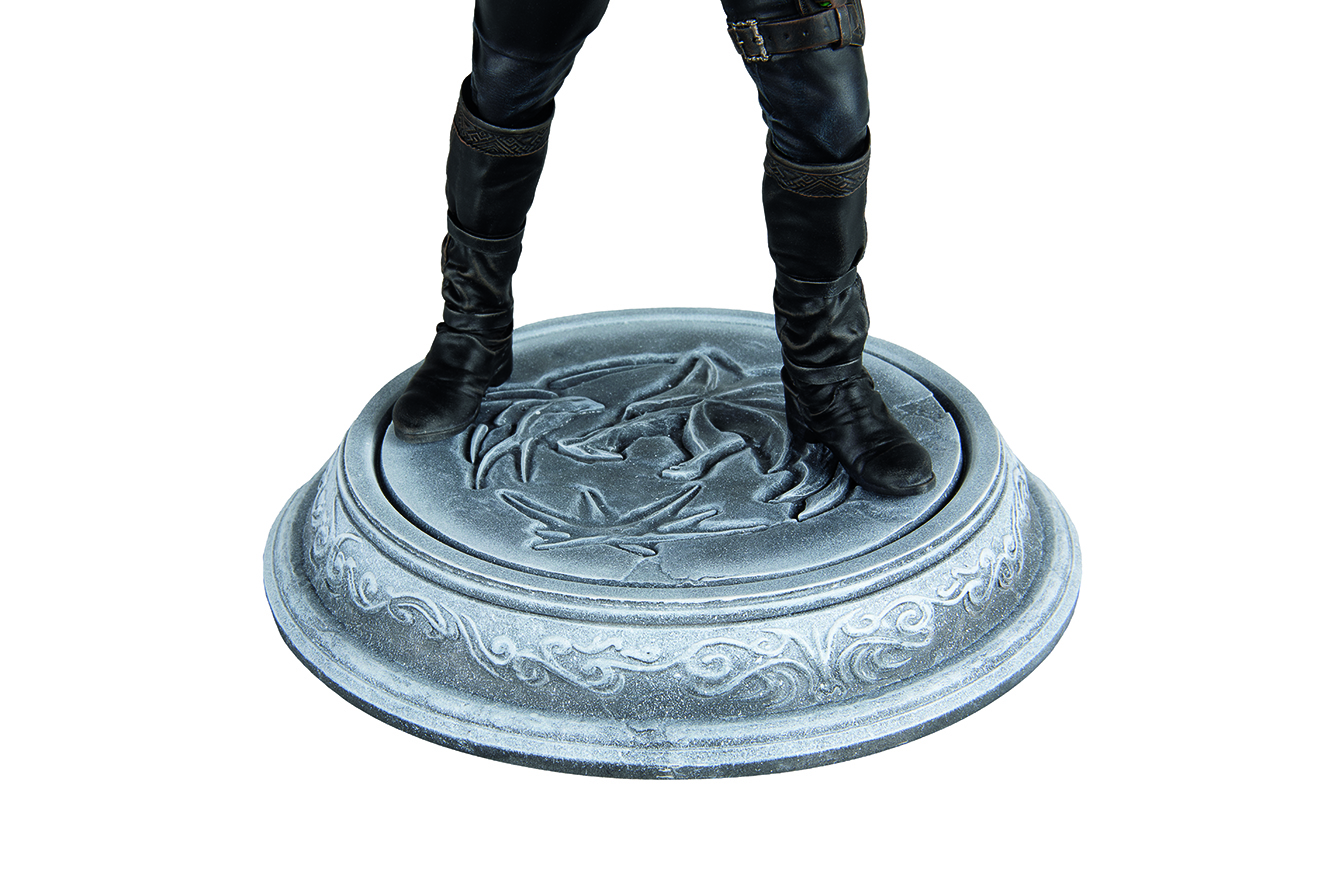 Walmart Exclusive The Witcher Netflix Transformed Geralt Dark Horse  Collectible Statue 